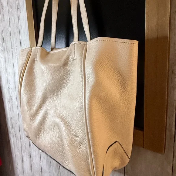 Aimee Kestenberg Leather Shoulder Bag Tote Purse Cream and Copper Lining - Picture 15 of 15